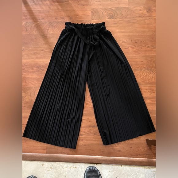 jon and anna Pants - Womens Flowy pants